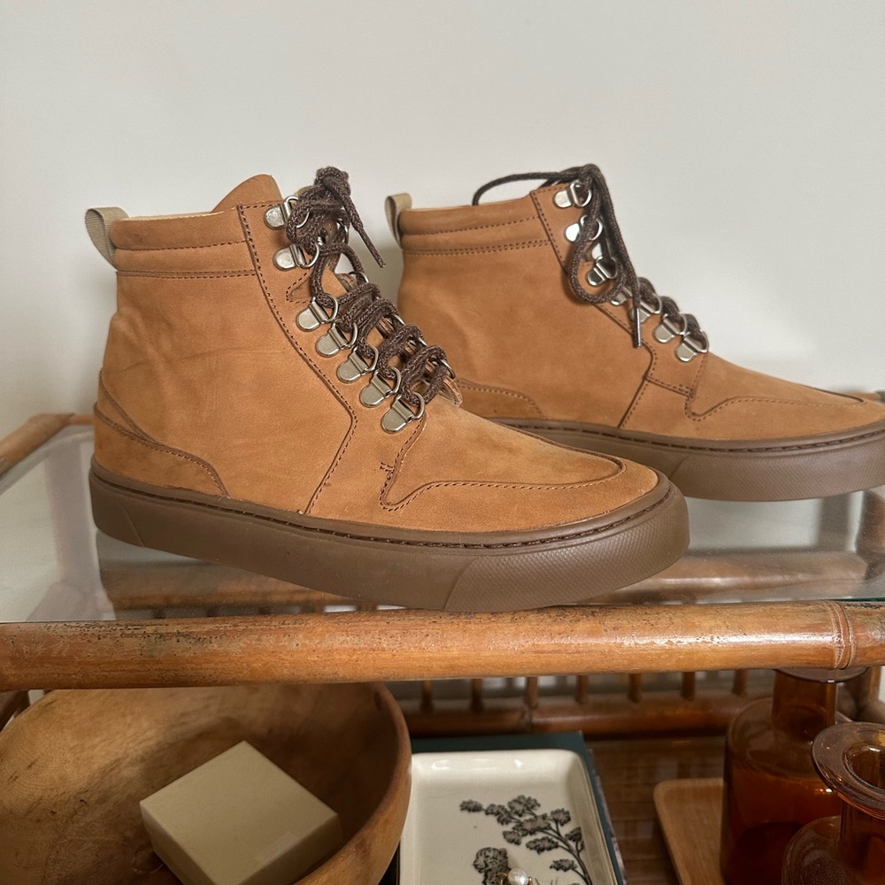 NWT Nisolo Women’s ‘Hiking’ Lifestyle Sneakers - Never Released!!!!!